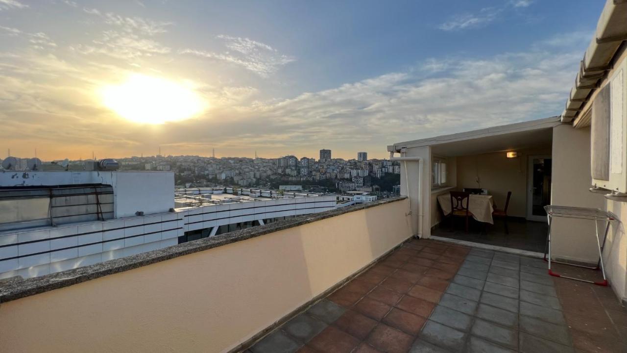 200 M2 Muhtesem Cati Kati, Roof Apartment Istanbul Bagian luar foto